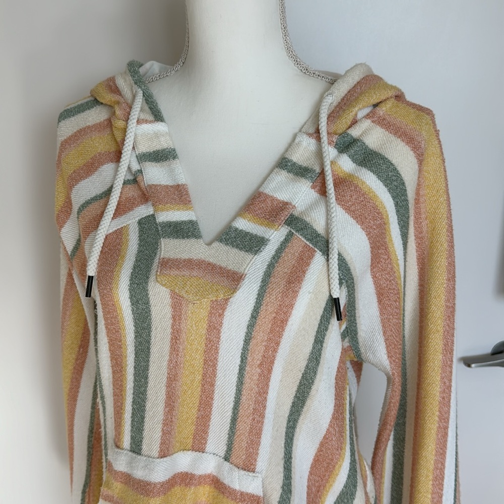 Roxy women’s Poncho Style Hoody size Small